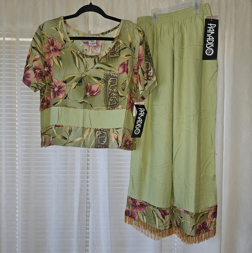 Paradiso Two Piece Set Green Floral Wide-Leg Pants with Decorative Top